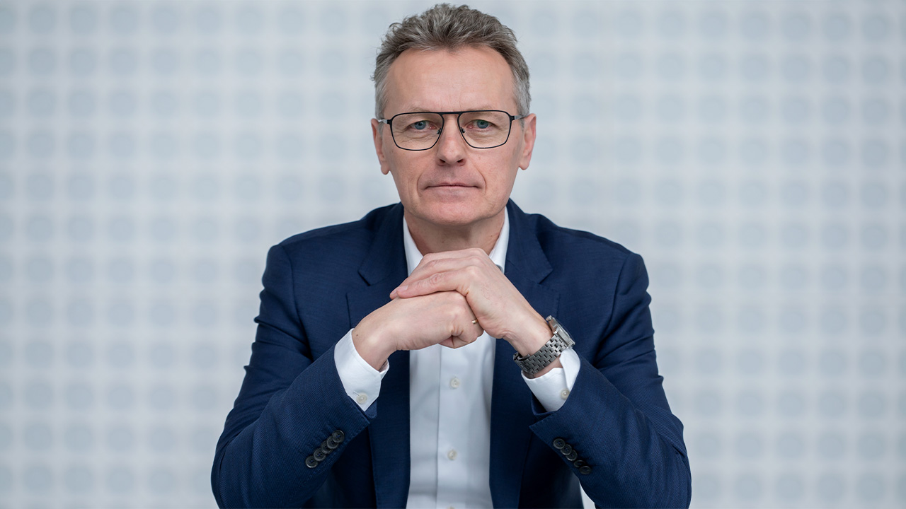 Klick aufs Bild startet JPG-Download: Alfons Lösing Halbtotale neutral