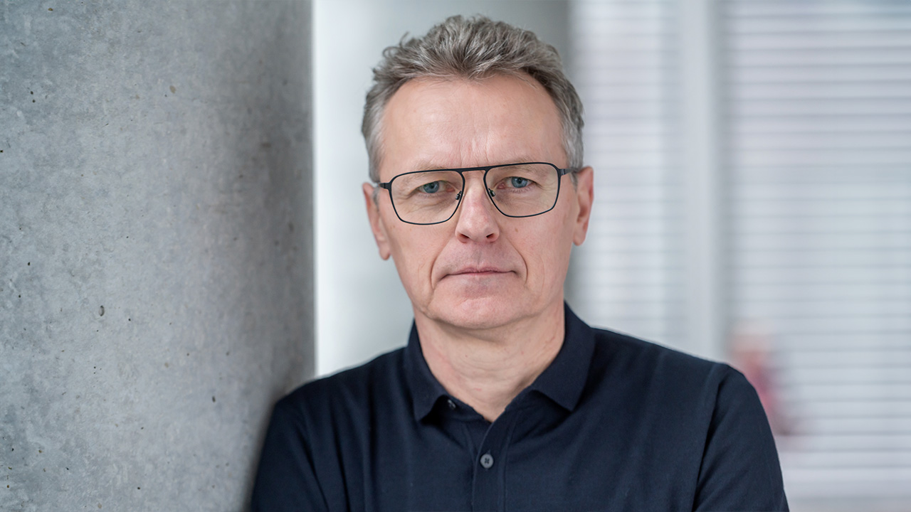 Klick aufs Bild startet JPG-Download: Alfons Lösing Nahaufnahme neutral